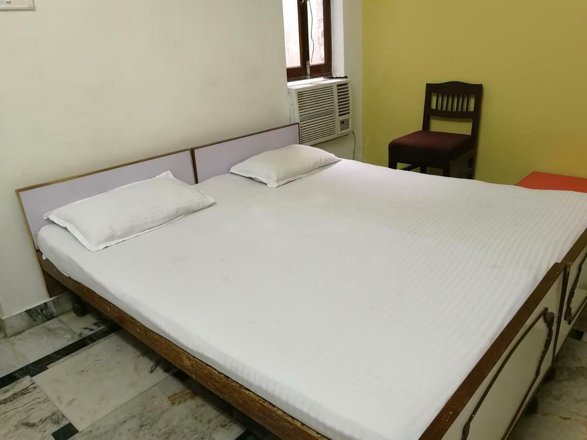 P G On Ganges Varanasi Ngoại thất bức ảnh