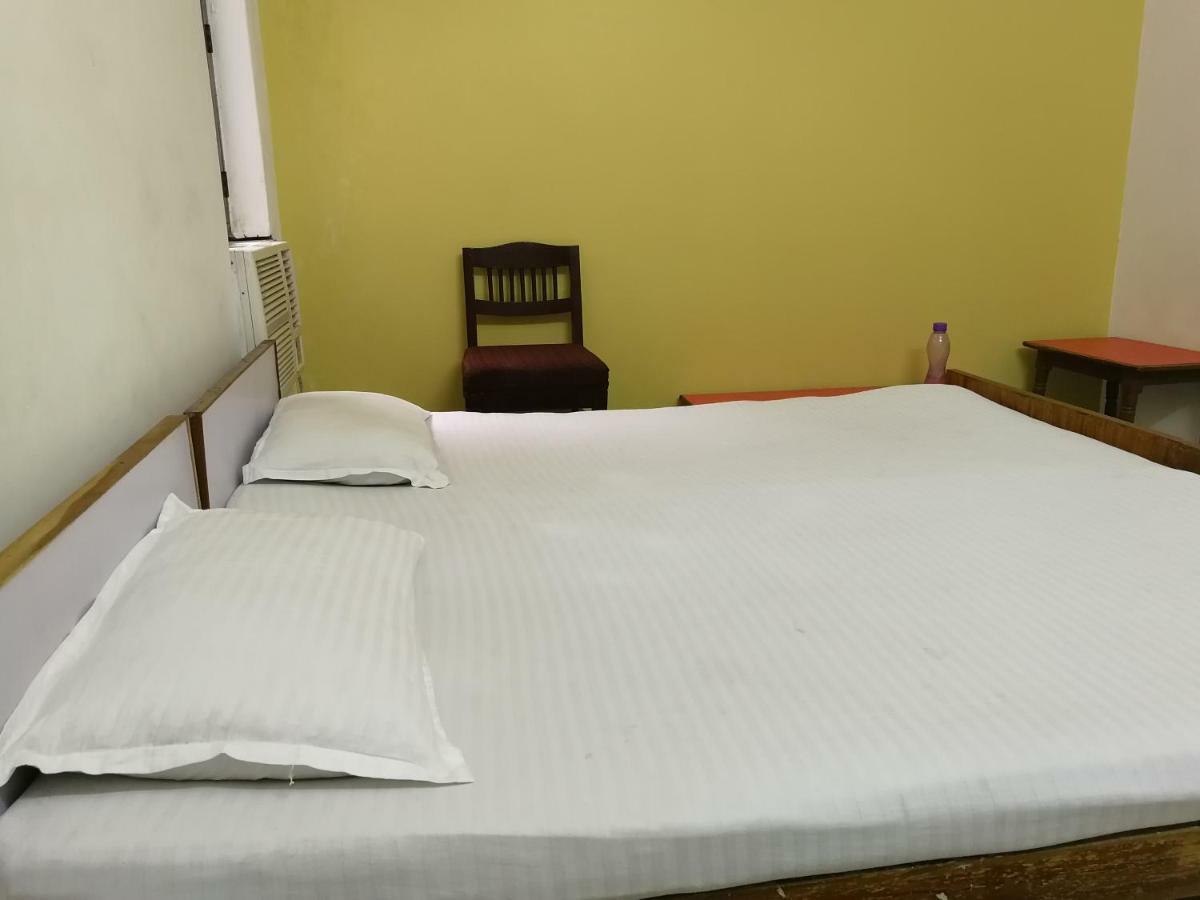 P G On Ganges Varanasi Ngoại thất bức ảnh