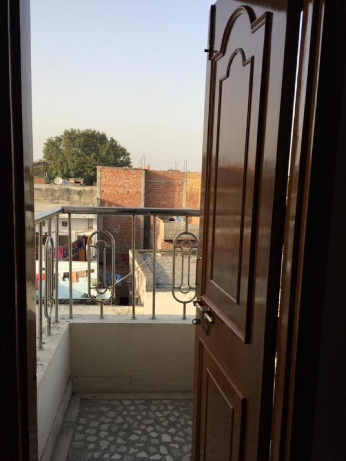 P G On Ganges Varanasi Ngoại thất bức ảnh