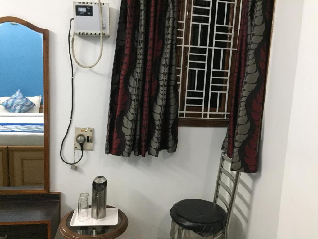 P G On Ganges Varanasi Ngoại thất bức ảnh
